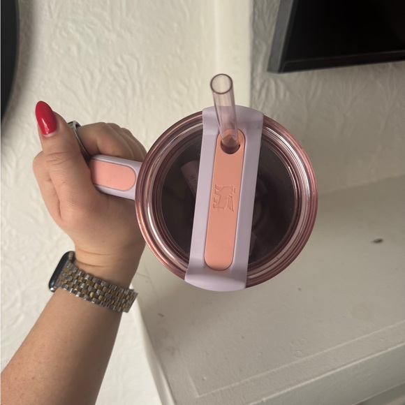 Stanley Orchid Glimmer Quencher Tumbler with Handle - Picture 3 of 4